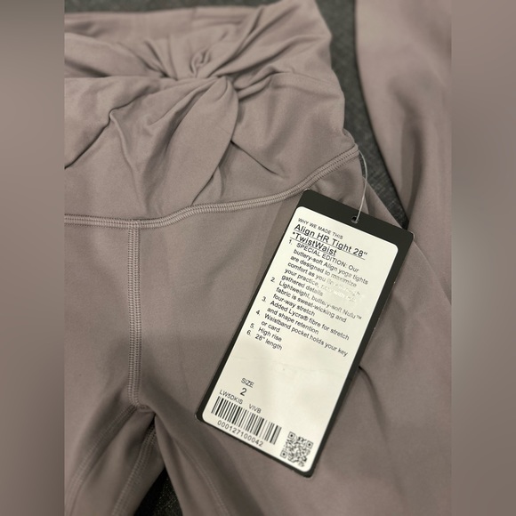 BNWT Lulu Align special edition leggings - Picture 3 of 6